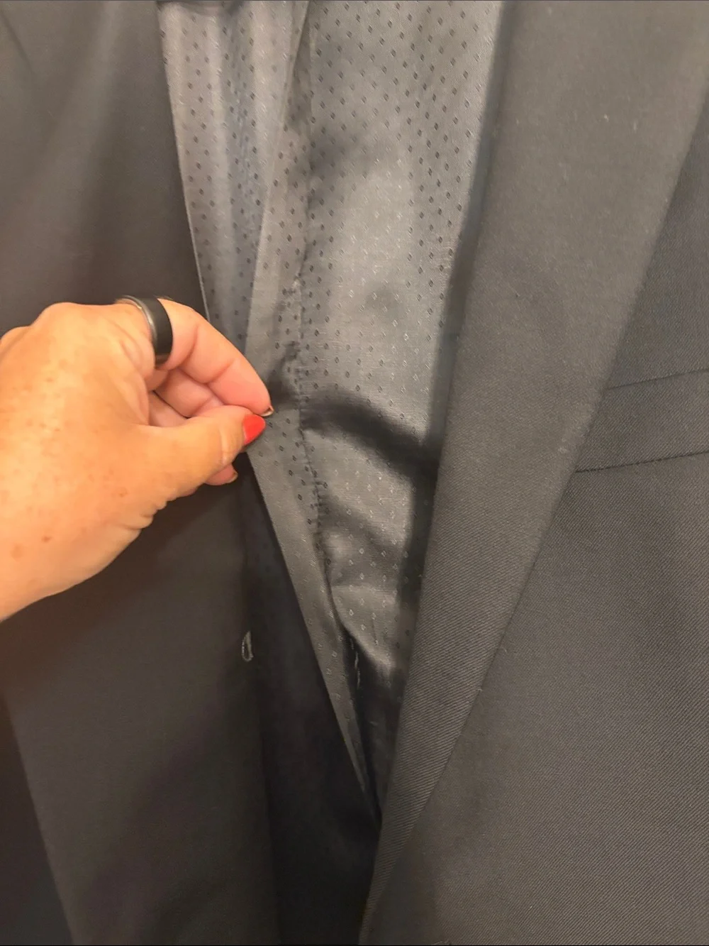 Mantoni virgin wool wrinkle free Men's Black Two-Button Notch Lapel Blazer